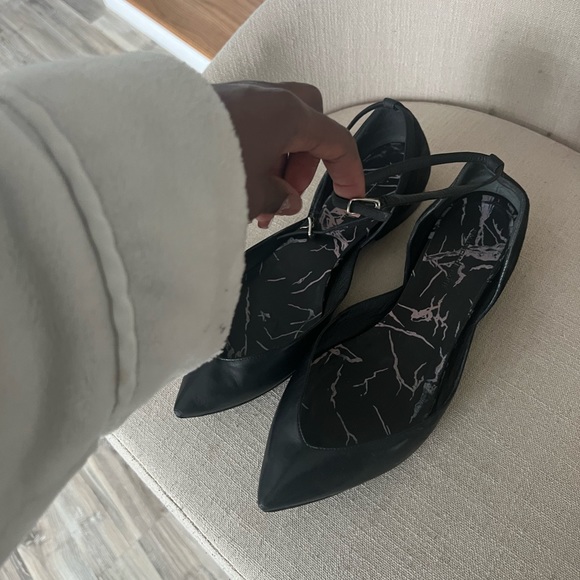 Balenciaga Fall 2013 BLACK Leather Ankle Strap Flats - Picture 6 of 10